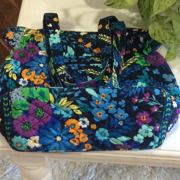 VERA BRADLEY BAG - Picture 4 of 6
